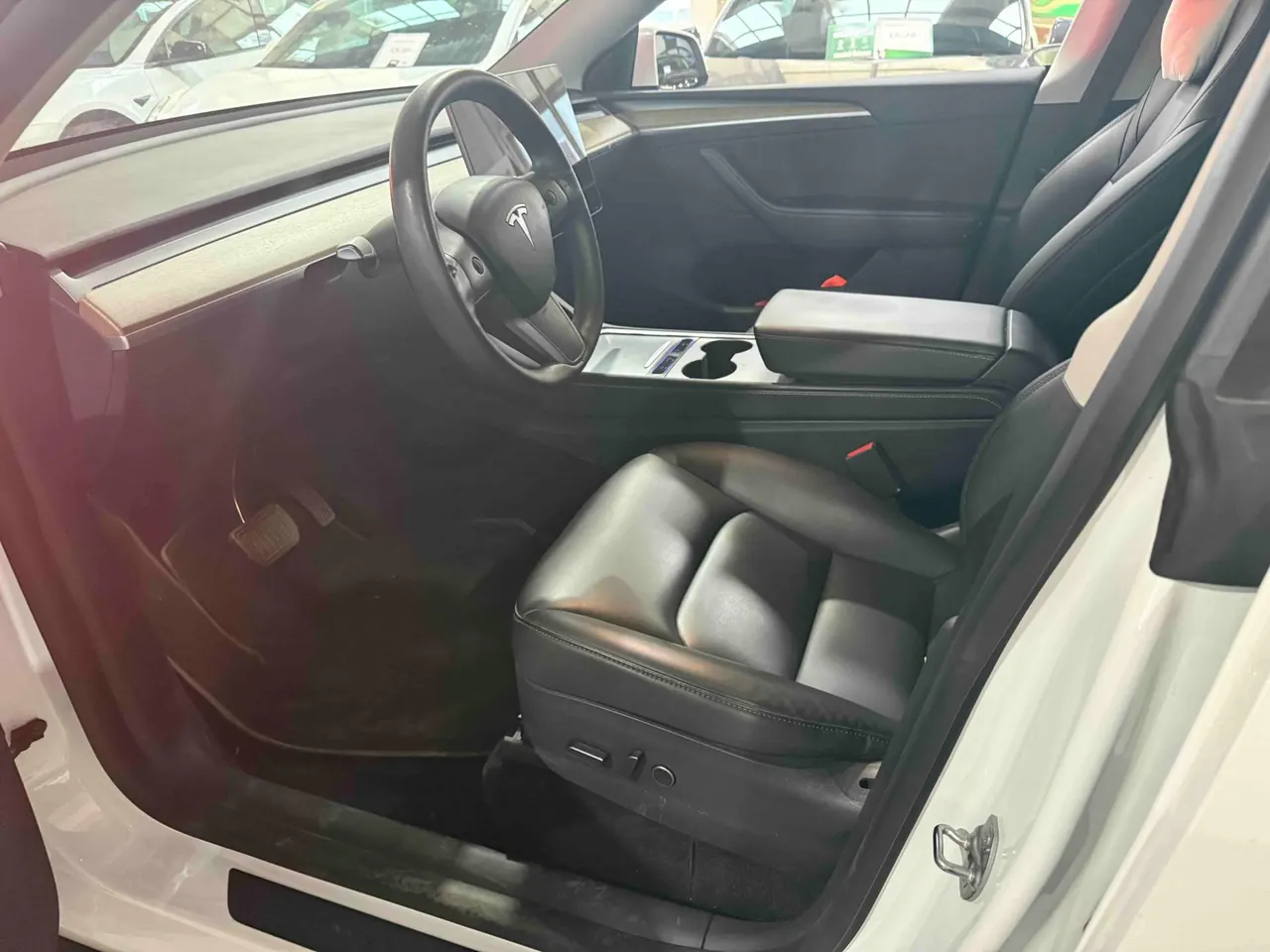 Tesla 2021 Model Y long endurance all-wheel drive version automatic transmission 2