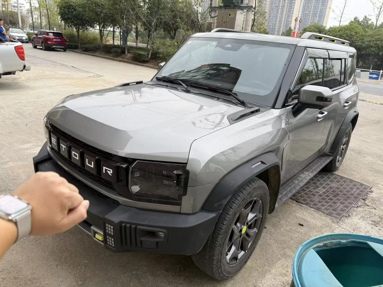 Open image lightbox: Jetour 2024 Traveler 2.0T Four-wheel Drive Through PRO Entertainment Edition Automatic Gear