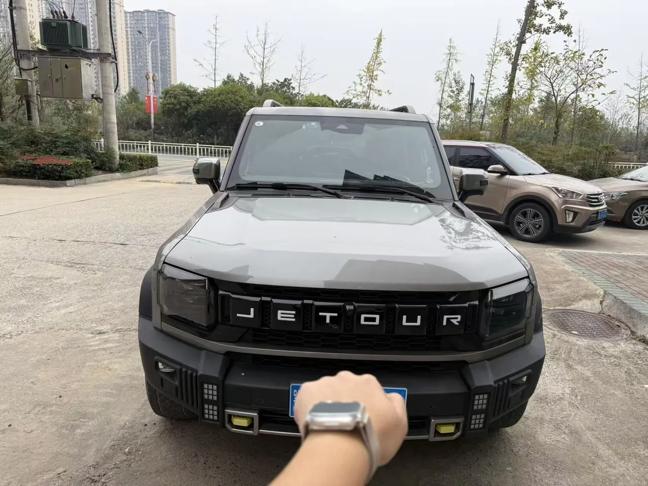 Jetour 2024 Traveler 2.0T Four-wheel Drive Through PRO Entertainment Edition Automatic Gear 2