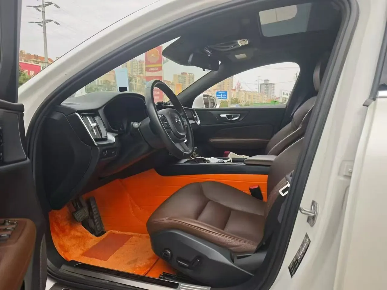 Volvo 2021 S60 2.0T T4 Zhiyi Deluxe Edition Automatic Gear 3