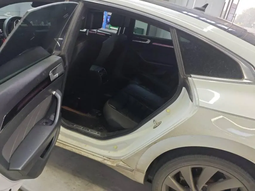Volkswagen 2021 CC 2.0TSI 380TSI eye-catching automatic gear 6