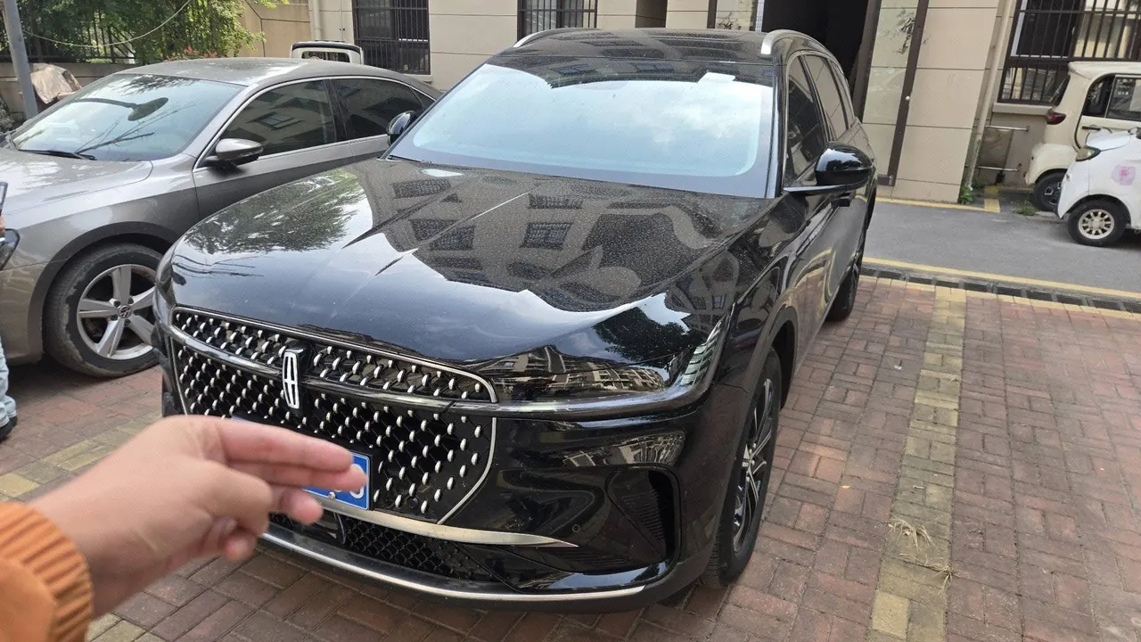 Open image lightbox: Lincoln 2023 Voyager 2.0T 4-wheel drive Zunyi Edition Automatic Gear