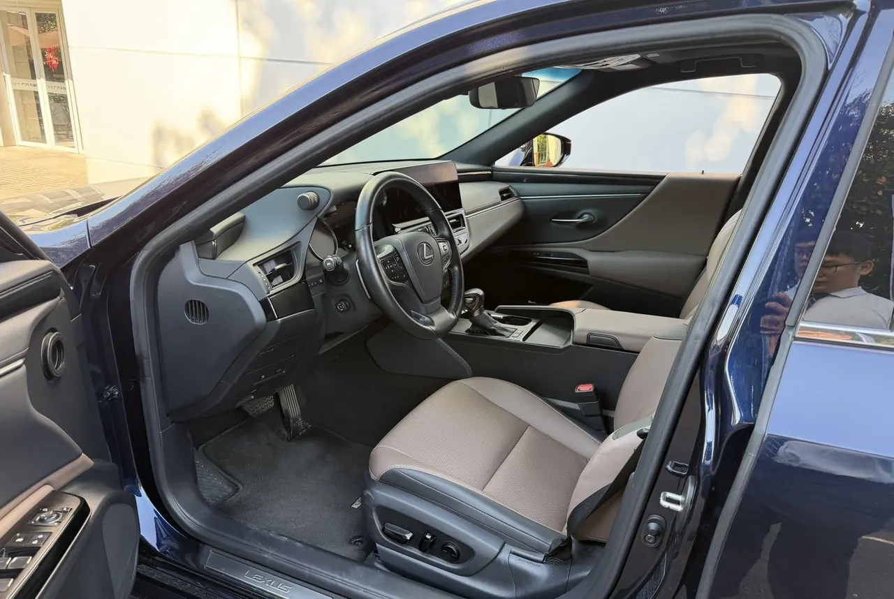 Lexus ES (Imported) 2022 ES300h 2.5 Stepless Excellence Edition Automatic Gear 3