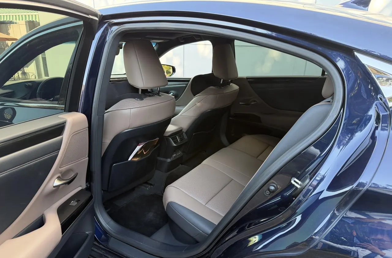 Lexus ES (Imported) 2022 ES300h 2.5 Stepless Excellence Edition Automatic Gear 4