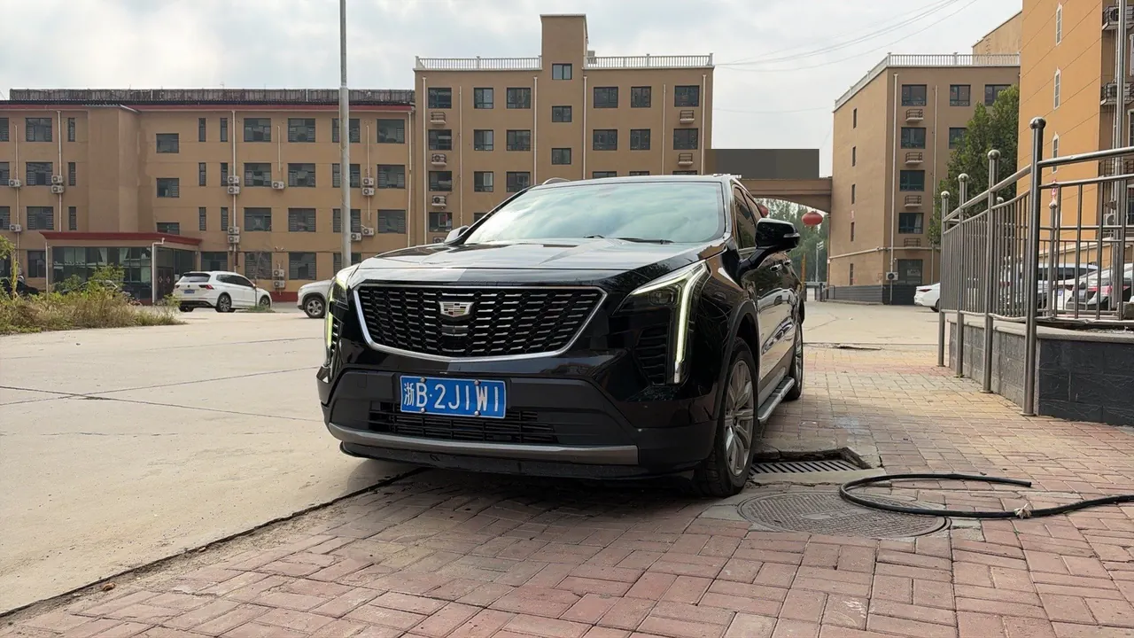 Cadillac 2020 XT4 2.0T 28T Two-Drive Luxury (Modified) Automatic Gear 2