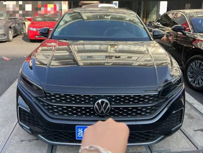 Volkswagen 2022 Passat 2.0TSI 330TSI Star Elite Edition Automatic Gear 2