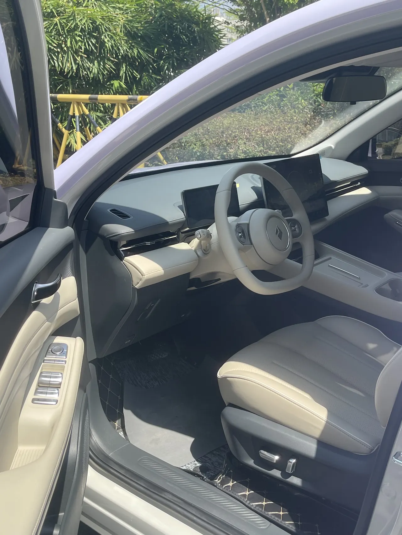 BaoJun 2026 Cloud Sea 600km Pure Electric Edition Automatic Gear 6