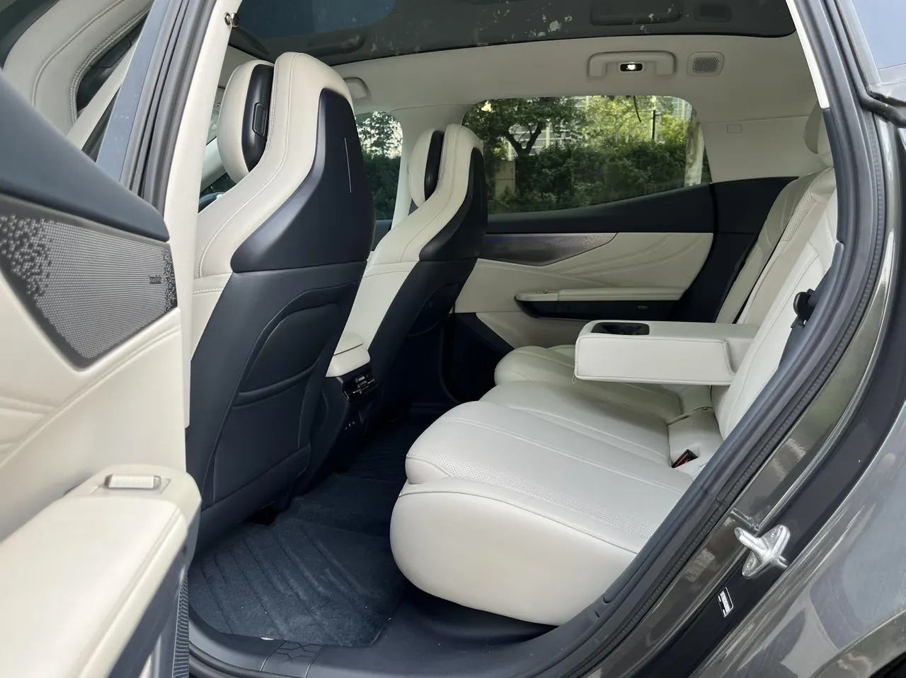 LYNK&amp;CO 2026 LYNK&amp;CO 07 EM-P 1.5T 126 Long Endurance Ultra Auto 4