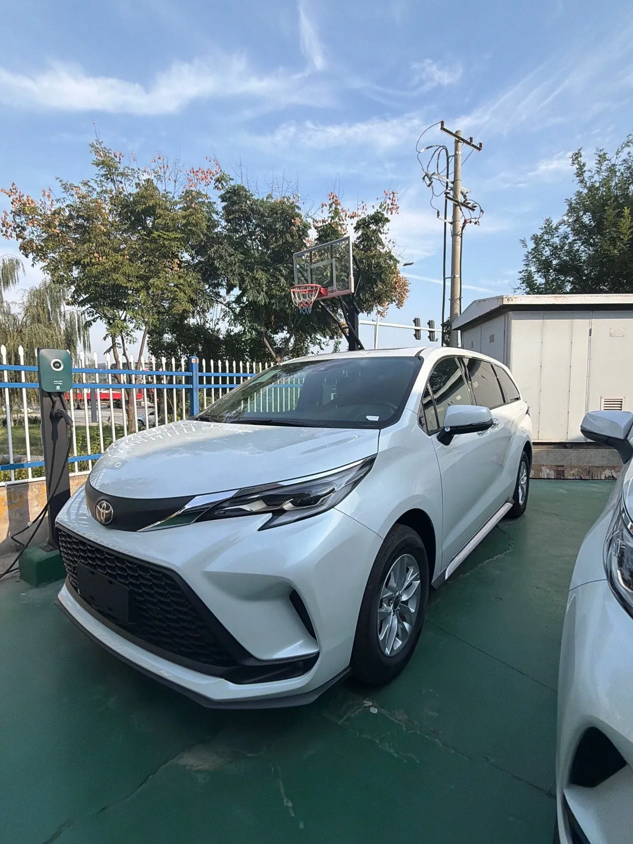 Open image lightbox: Toyota 2026 Grevia HYBRID 2.5 Stepless Comfort Edition Automatic Transmission