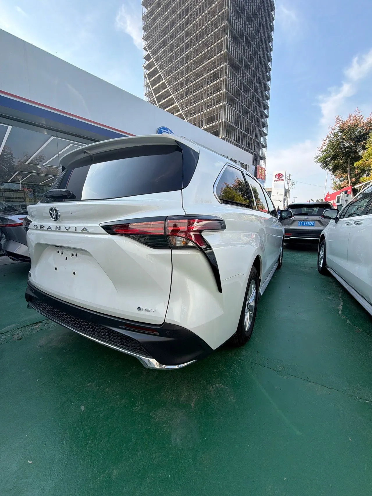 Toyota 2026 Grevia HYBRID 2.5 Stepless Comfort Edition Automatic Transmission 7