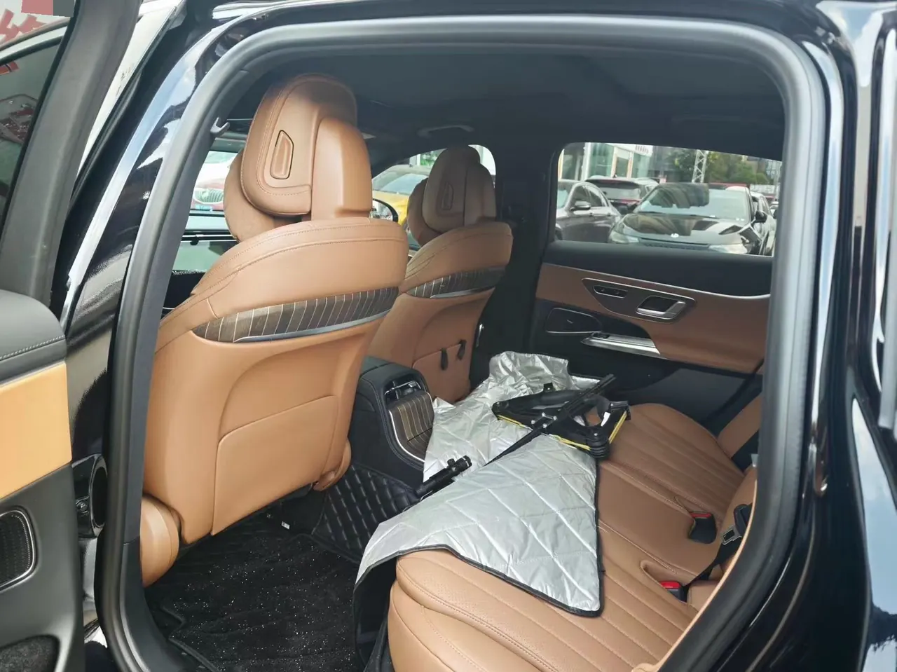 Mercedes Benz Class E New Energy 2024 E 350 e L 2.0T Automatic Gear 3