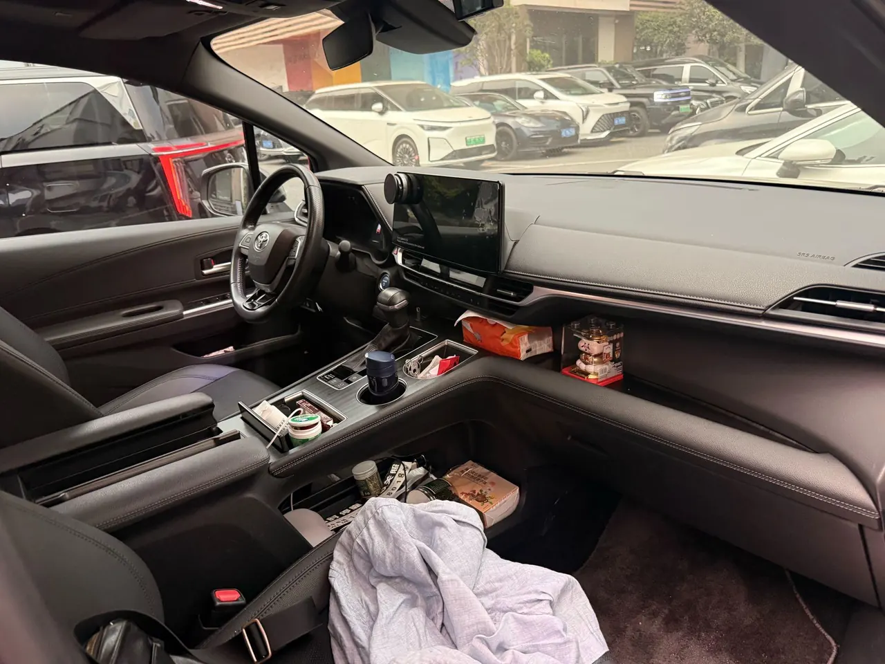 Toyota 2023 Sai 2.5 Stepless Premium Edition Automatic Gear 4