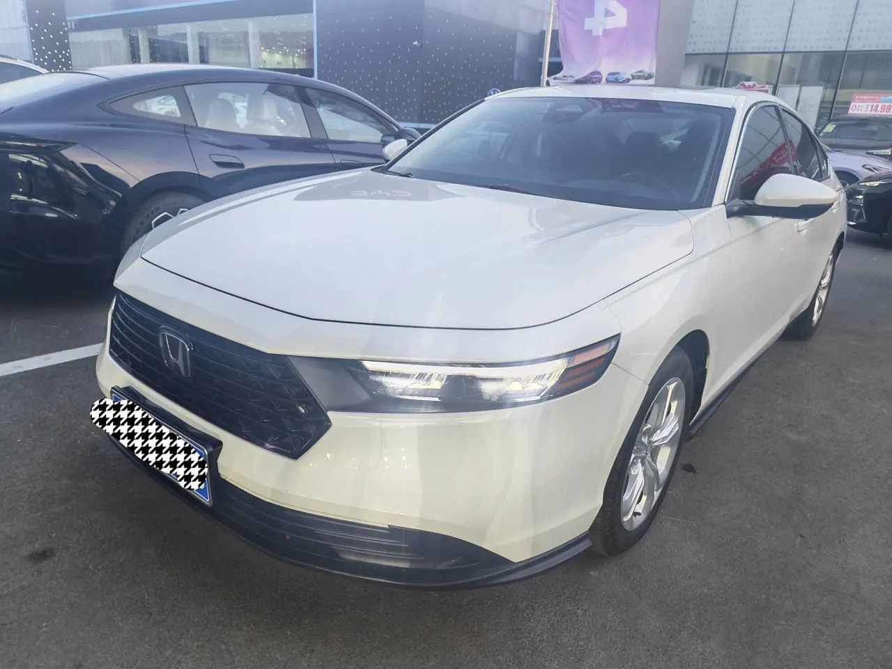 打开图片灯箱:Honda 2023 11th Generation Accord 1.5T Stepless 260TURBO Smart Edition Automatic Gear