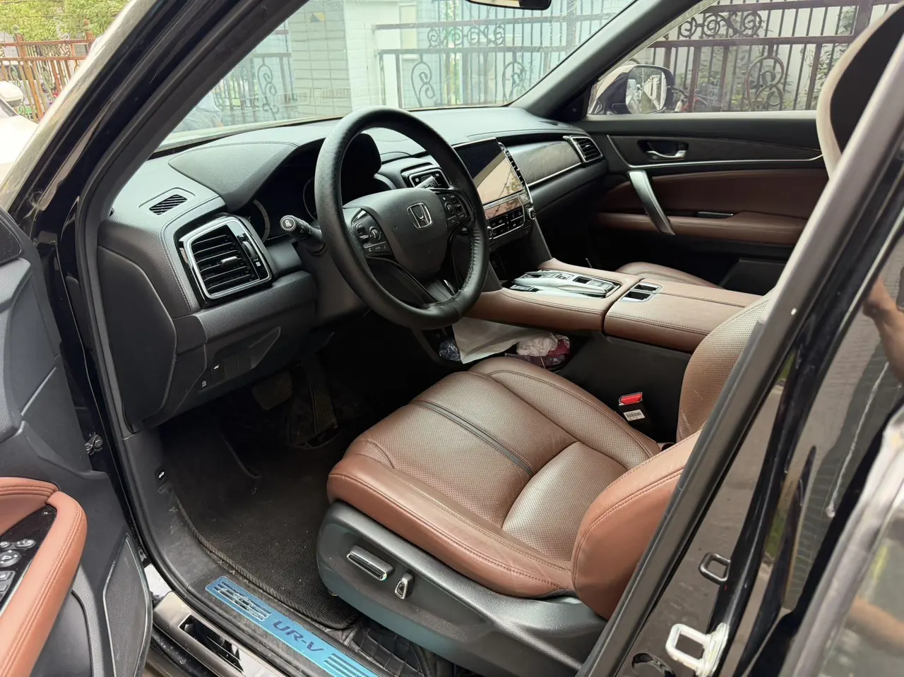 Honda 2020 UR-V 2.0T 370TURBO two-drive elegant version of automatic gear 4