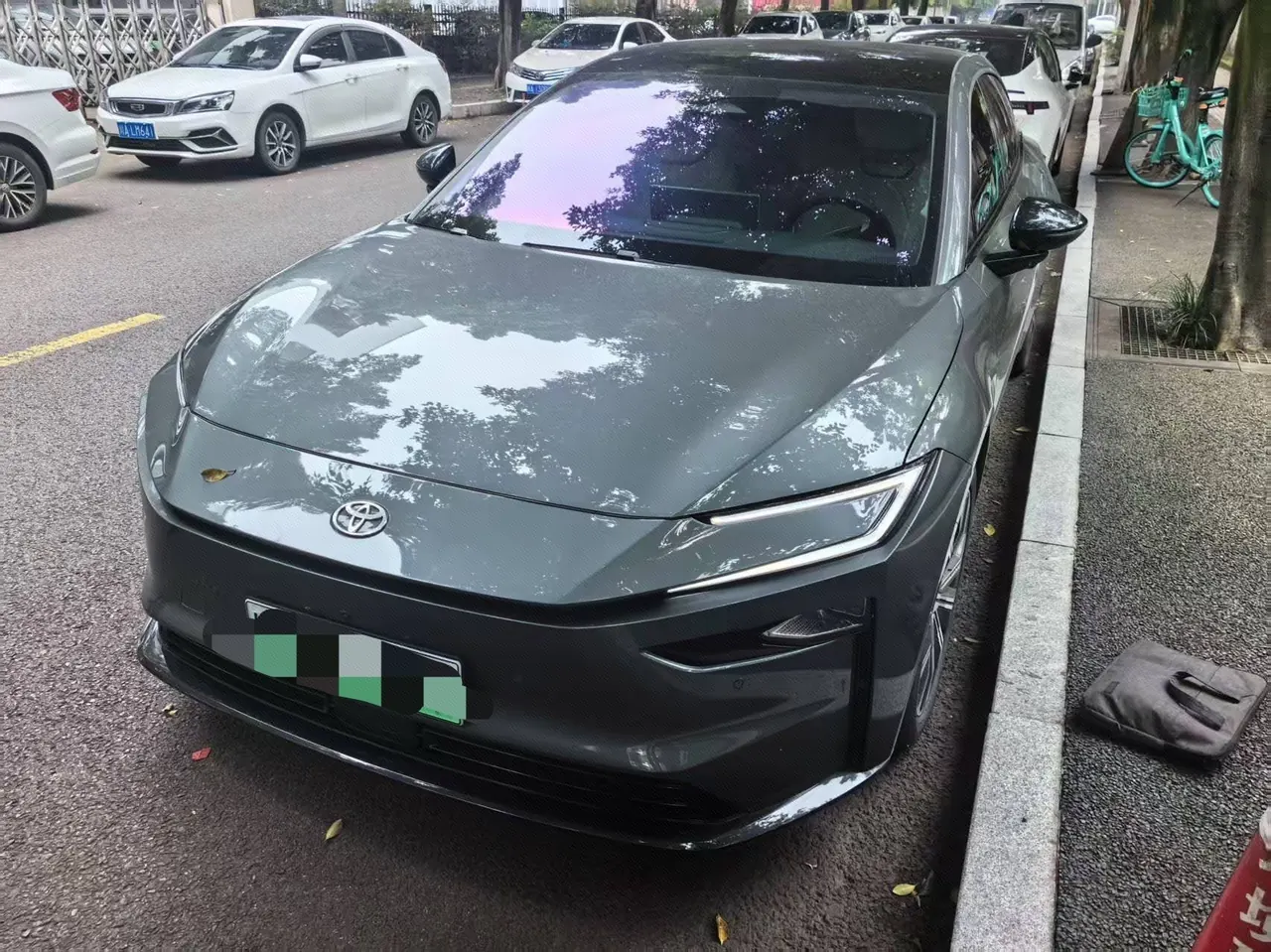 Toyota 2026 Platinum Intelligence 7 600 Pro Automatic Gear - View 1