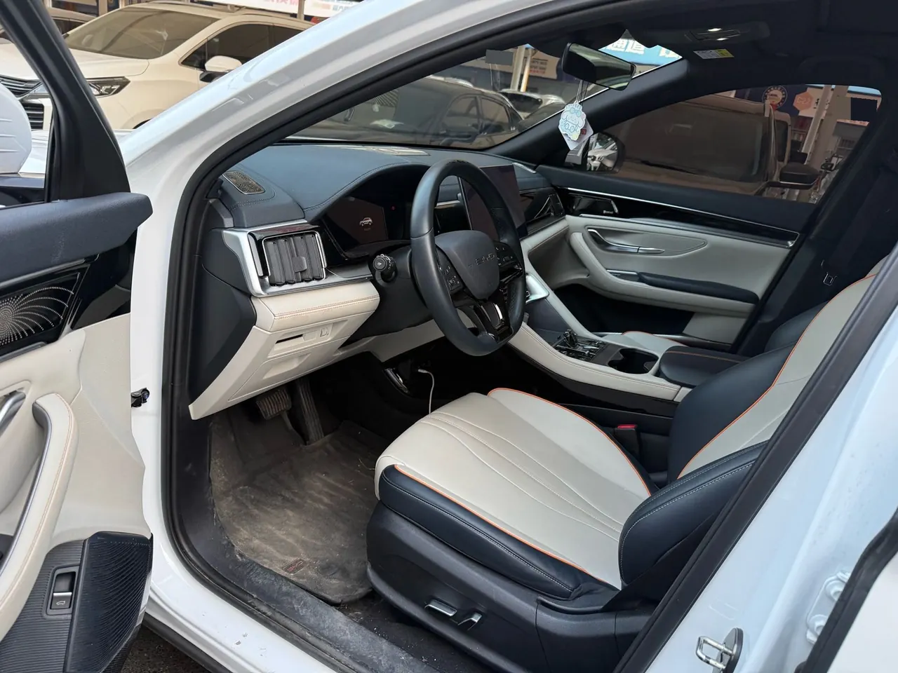BYD 2023 Song PLUS DM-i 1.5 Stepless Champion Edition 110KM Flagship Automatic Gear 4