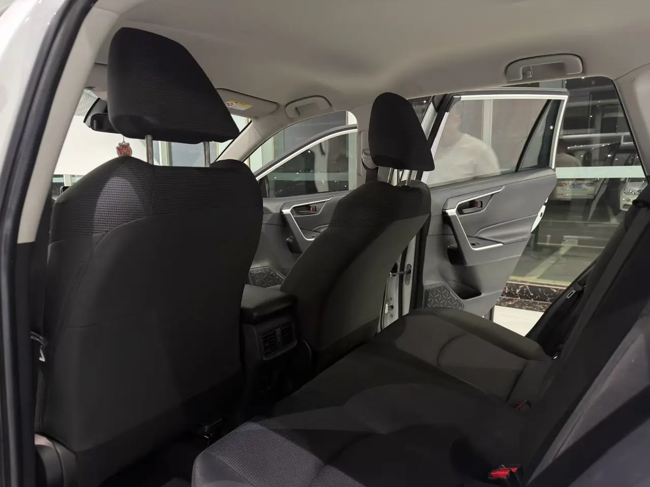 Toyota 2023 RAV4 Rongbo 2.0 Stepless Two-Drive City Edition Automatic Gear 9