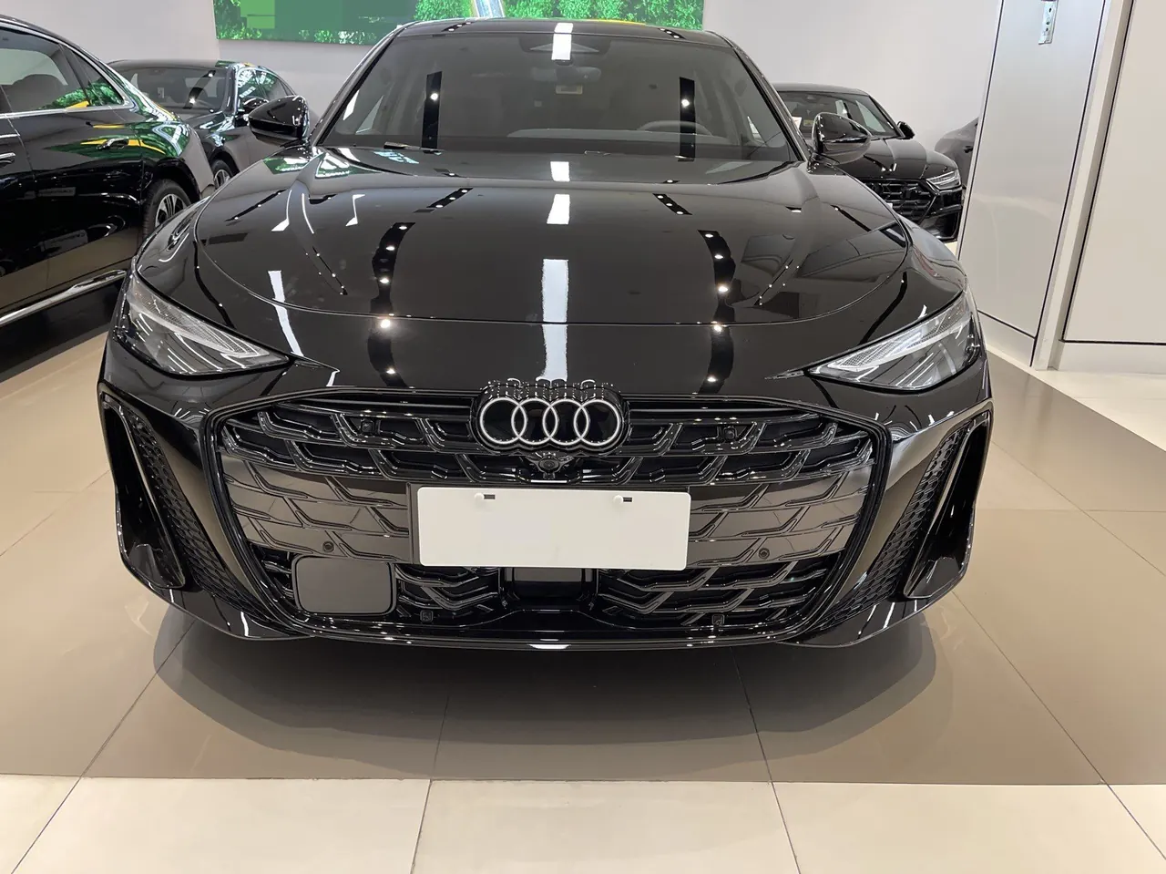 Audi 2026 A6L 2.0T Quattro Enjoy Dynamic Automatic 3