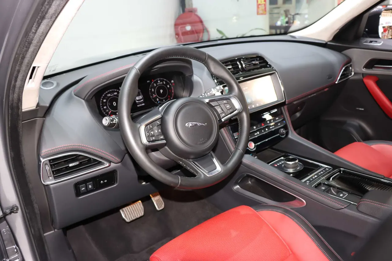 Jaguar F-PACE (Imported) 2020 F-PACE 2.0T Flag Edition Automatic Gear 10