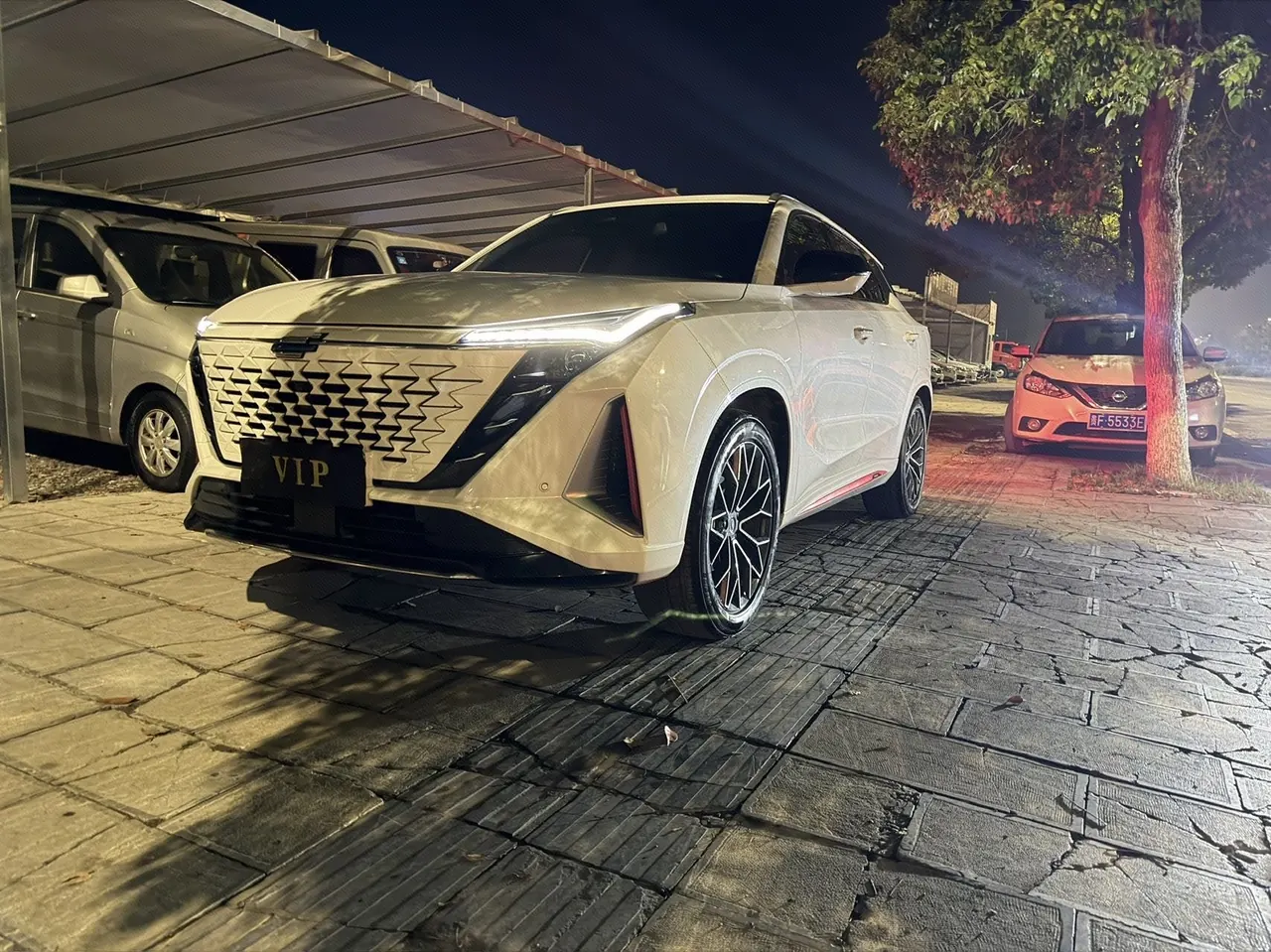 Oshan 2022 Z6 1.5T Blue Whale Zhihang Automatic Gear - View 1