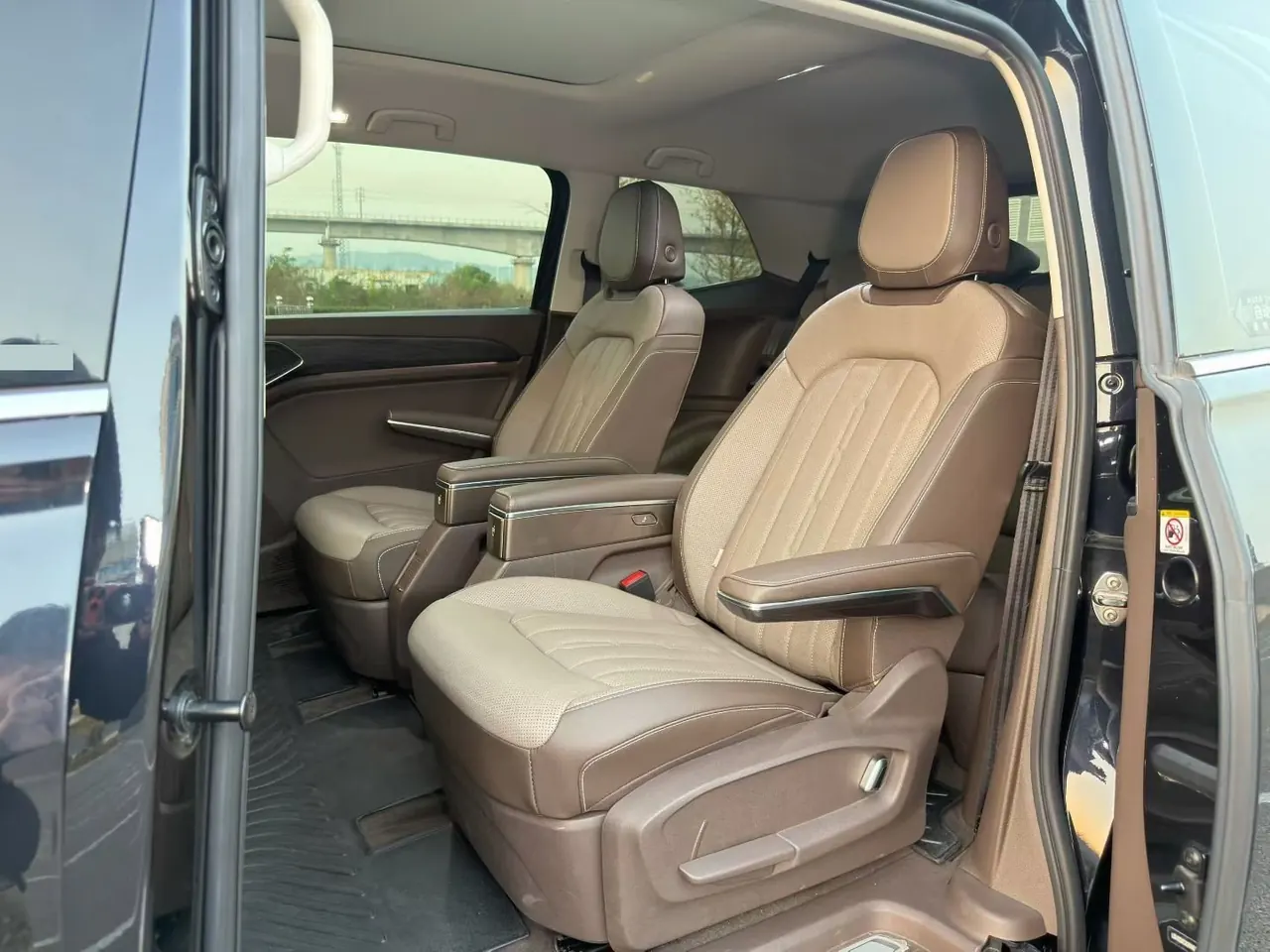 Volkswagen 2022 Wei (Viloran) 2.0TSI 380TSI Zunchi Edition Automatic Gear 4