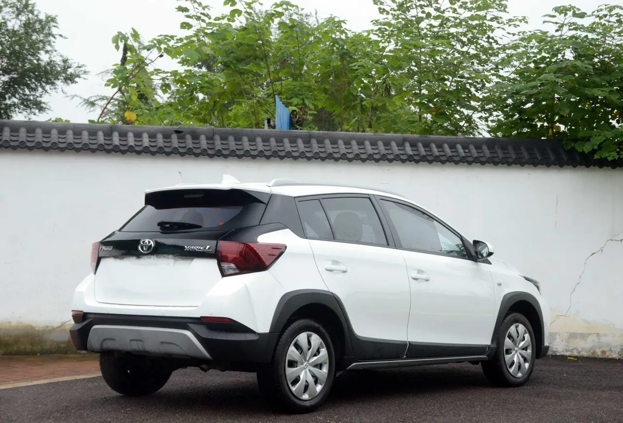 Toyota yaris 2022 YARiS L Zhixuan X 1.5 Stepless Leading PLUS Edition Automatic Gear 5