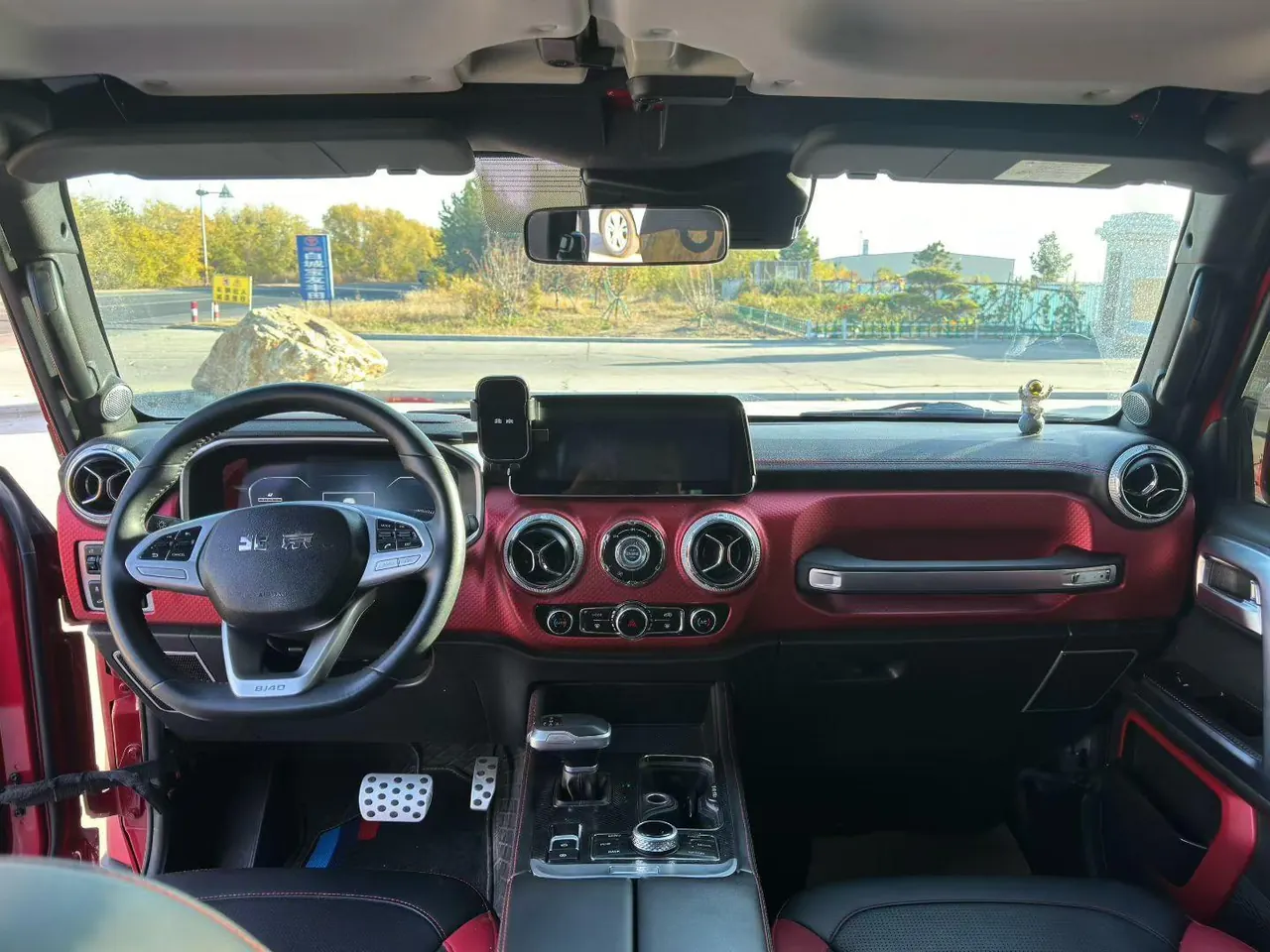 Beijing 2020 BJ40 2.0T 4-wheel drive city hunter version chivalrous automatic gear 7