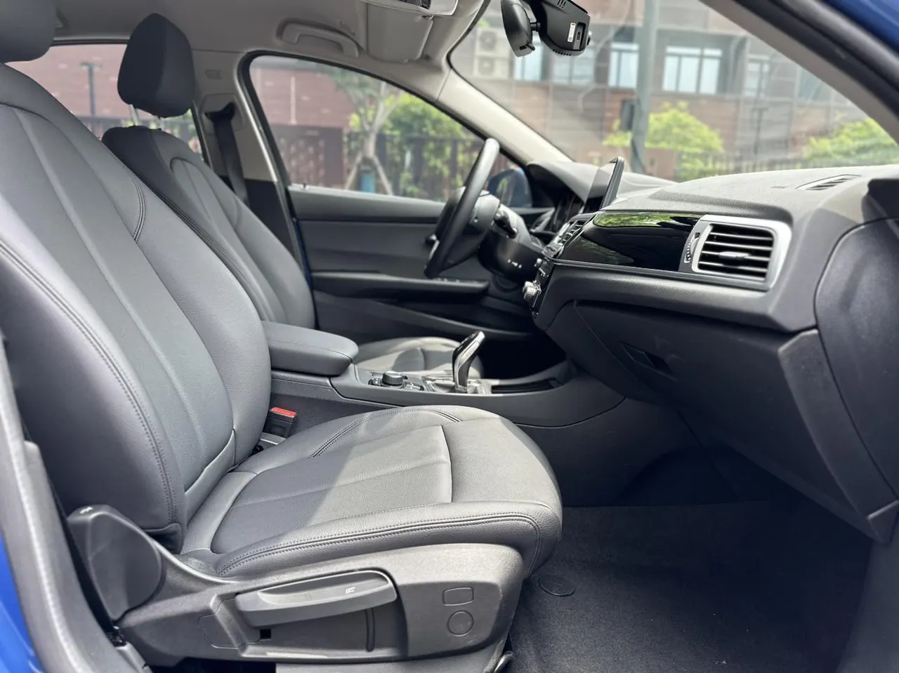 BMW 1 Series 2020 120i 1.5T Fashion Automatic 11