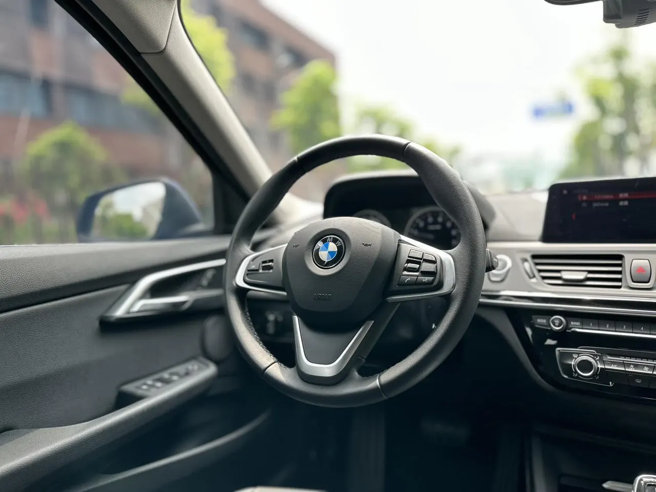 BMW 1 Series 2020 120i 1.5T Fashion Automatic 14
