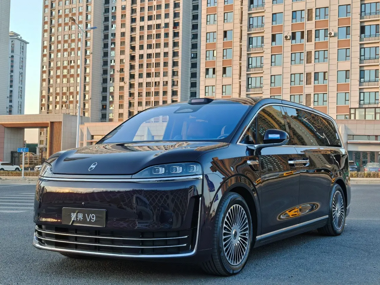 Intellectual 2026 V9 Ultra Automatic Transmission - View 1