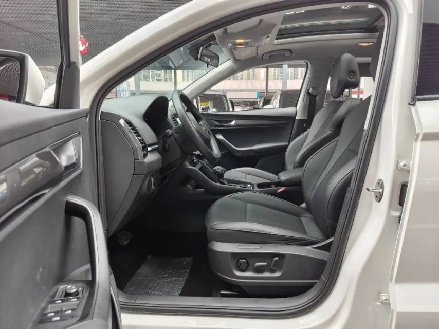 Skoda 2022 Keluoke 1.4TSI TSI280 Premium Edition Automatic Gear 3