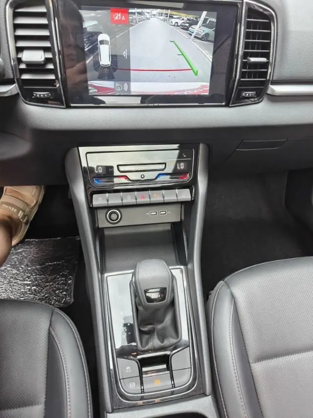 Skoda 2022 Keluoke 1.4TSI TSI280 Premium Edition Automatic Gear 4