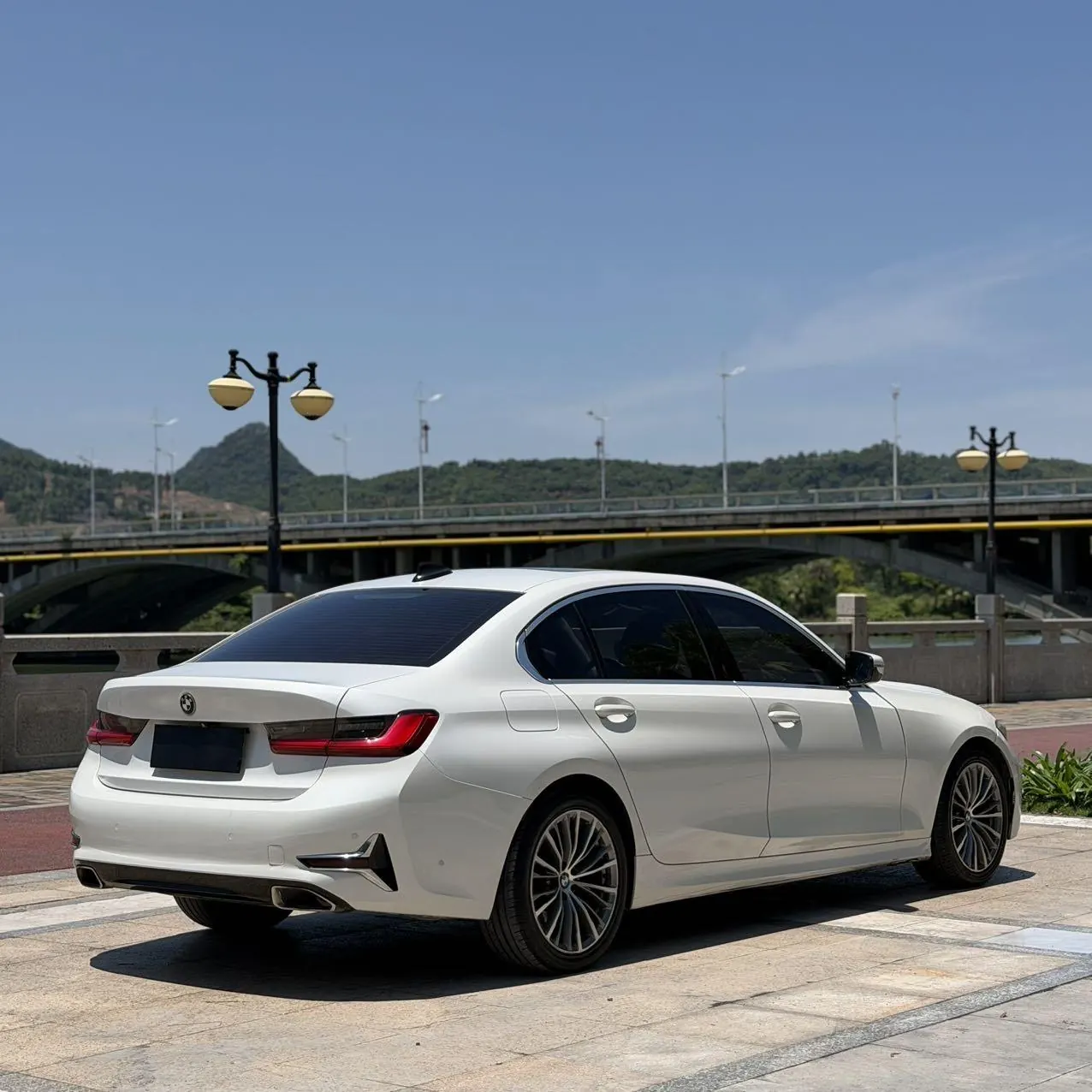 BMW 3 Series 2020 325Li 2.0T First Edition Automatic Gear 5