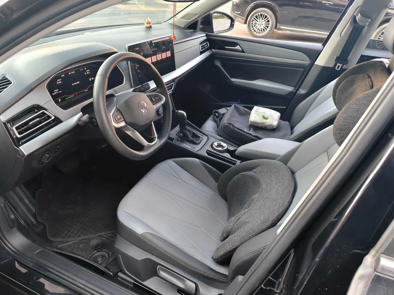 Volkswagen 2024 LaVida 1.5 Star 5 Million Edition Automatic Gear 4