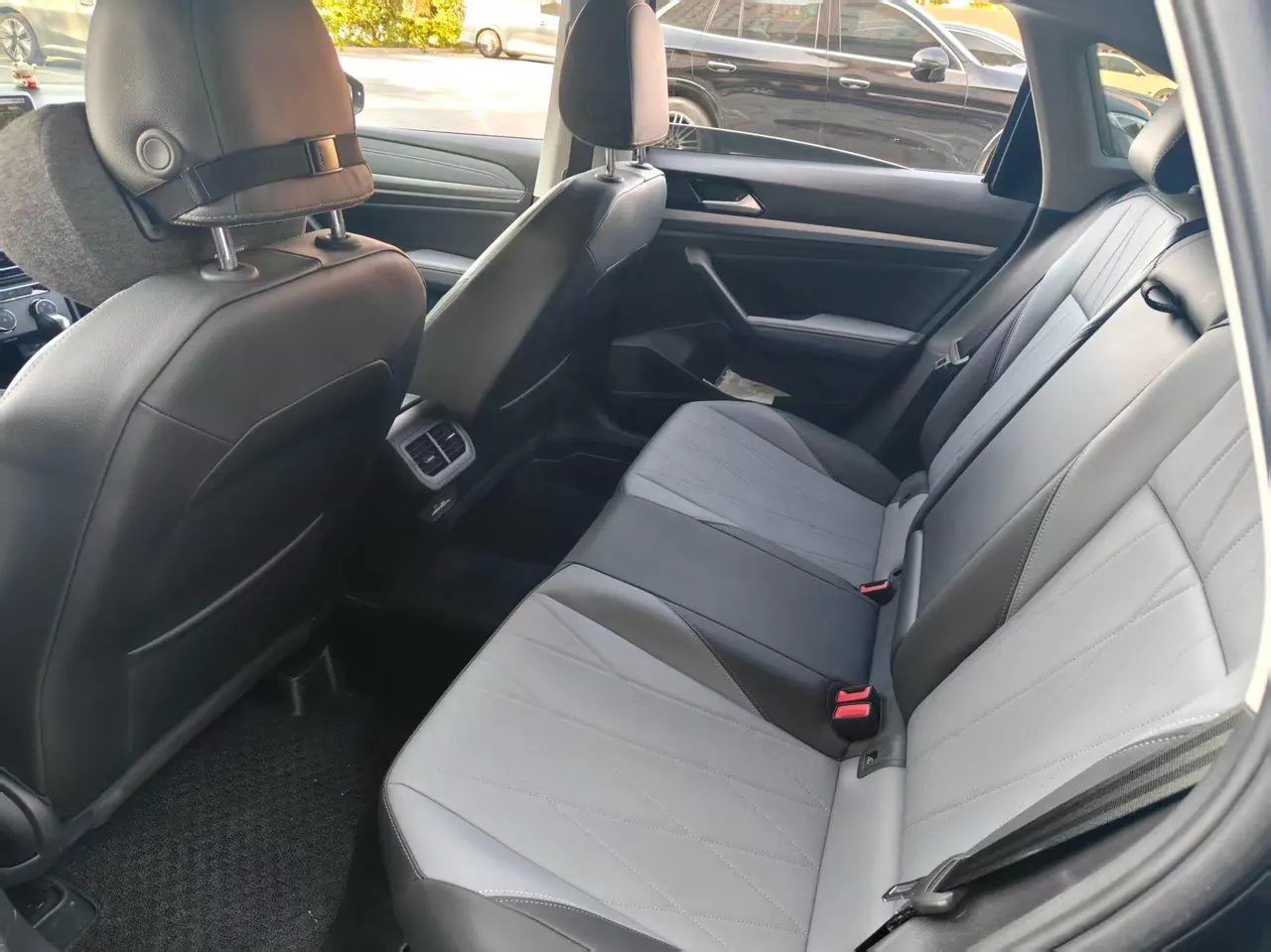 Volkswagen 2024 LaVida 1.5 Star 5 Million Edition Automatic Gear 5