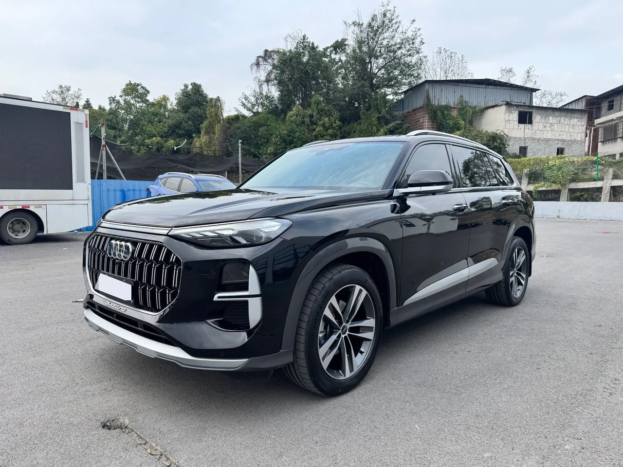 Audi 2025 Q6 2.0TFSI 40TFSI Quattro Commemorative Edition Yu Lin Set 7-seat Automatic Block - View 1