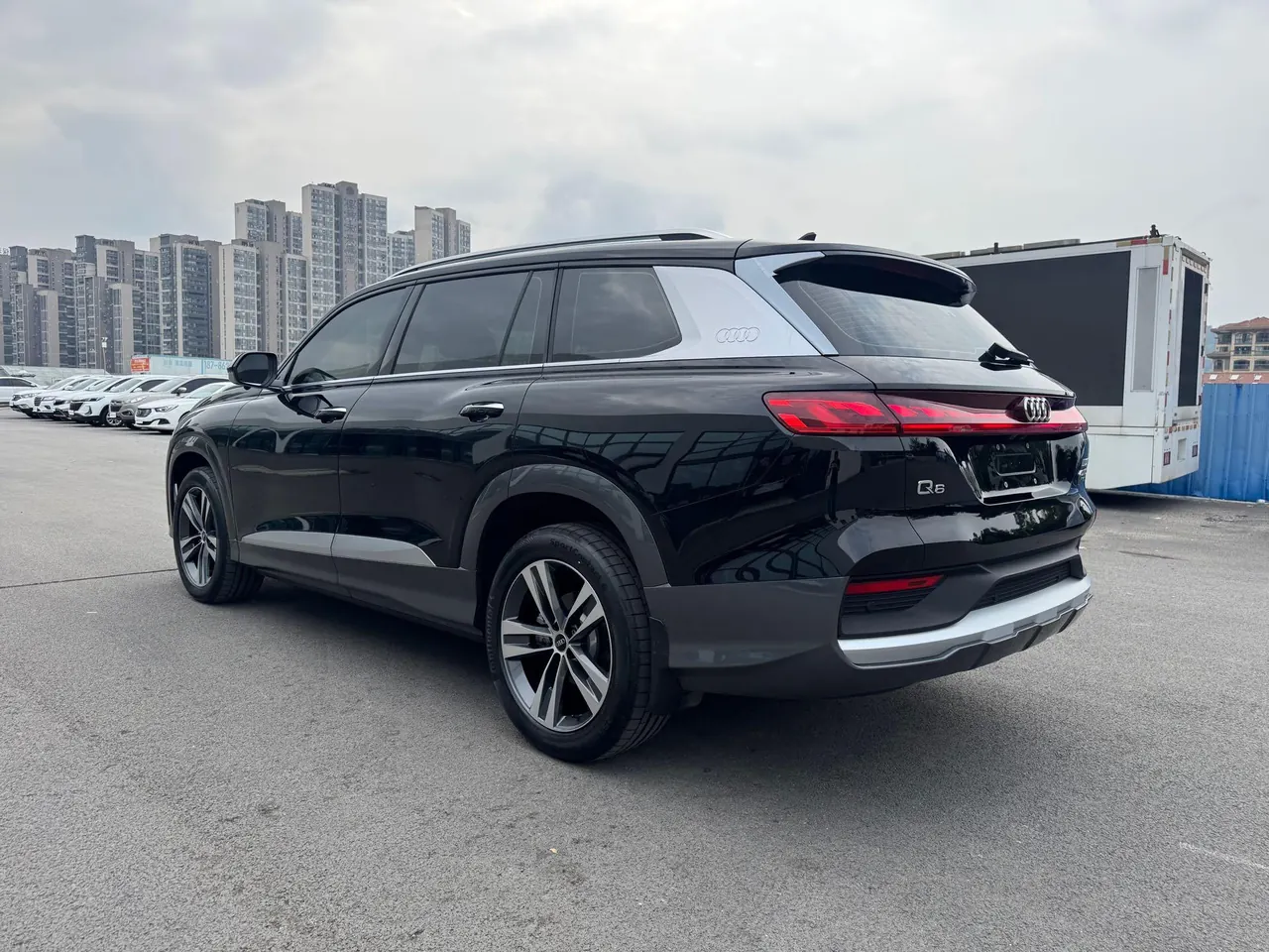 Audi 2025 Q6 2.0TFSI 40TFSI Quattro Commemorative Edition Yu Lin Set 7-seat Automatic Block 9
