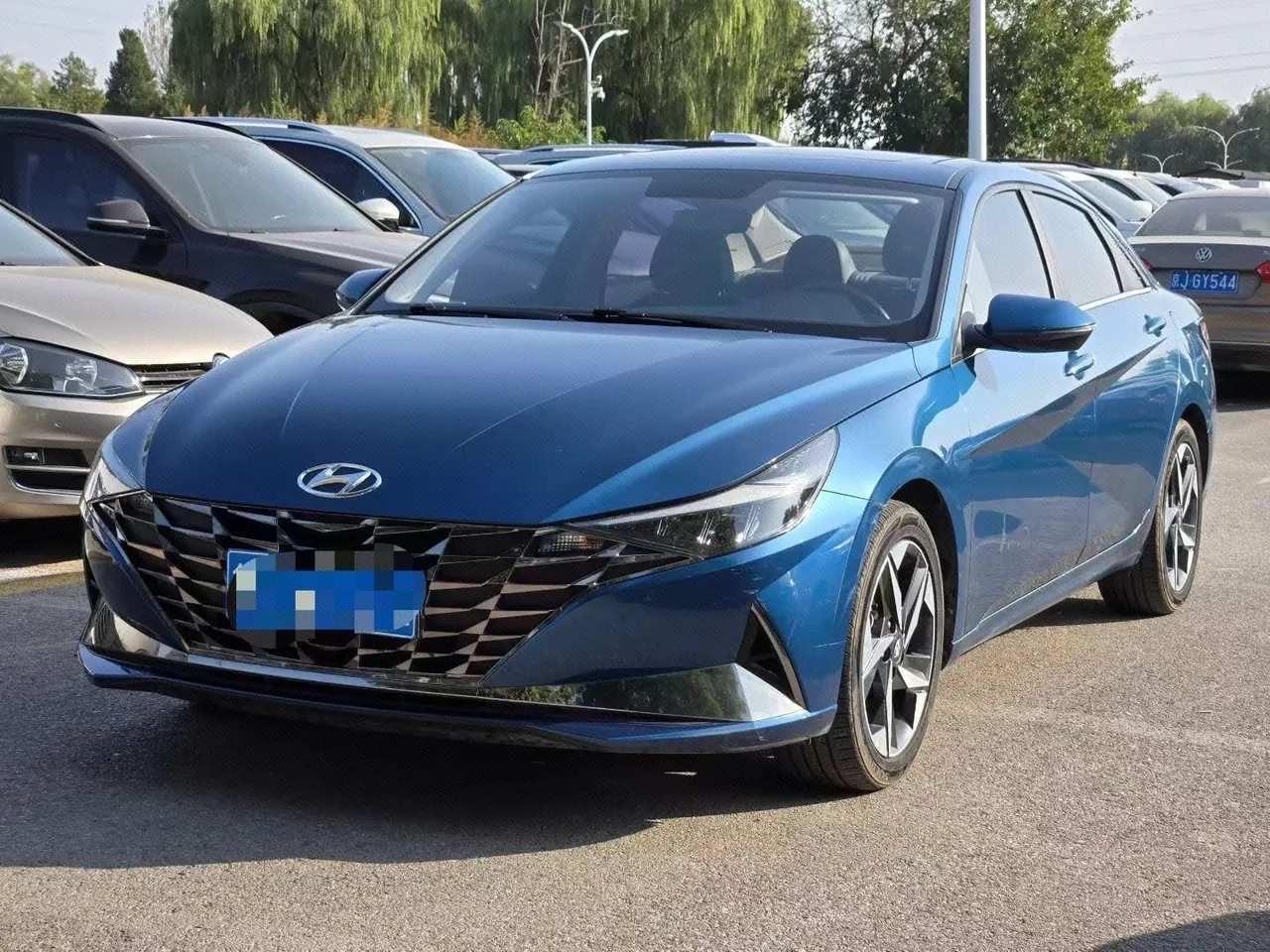Открыть галерею: Hyundai 2022 Elantra-sedan 1.5 stepless GLX elite automatic gear