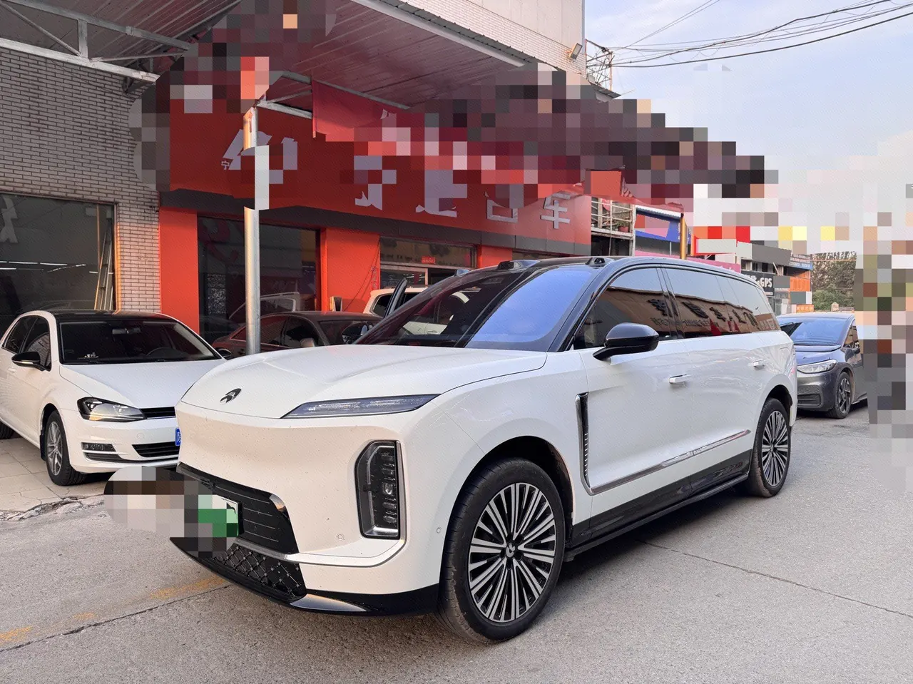 Open image lightbox: NIO 2026 ES 9 102kWh Executive Island Deluxe Automatic Gear