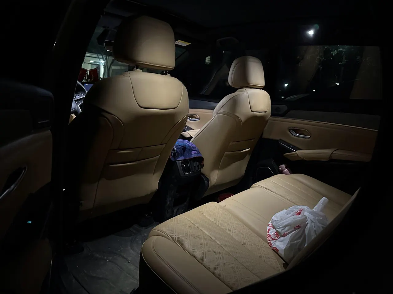 BYD 2024 Song L DM-i 1.5 Stepless 112km Leading Automatic Gear 4