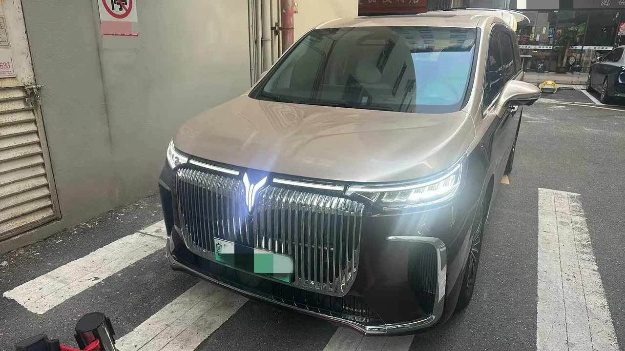 Voyah 2026 dreamers PHEV 1.5T Kunpeng Max automatic gear - View 1