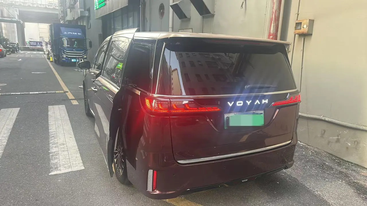 Voyah 2026 dreamers PHEV 1.5T Kunpeng Max automatic gear 2