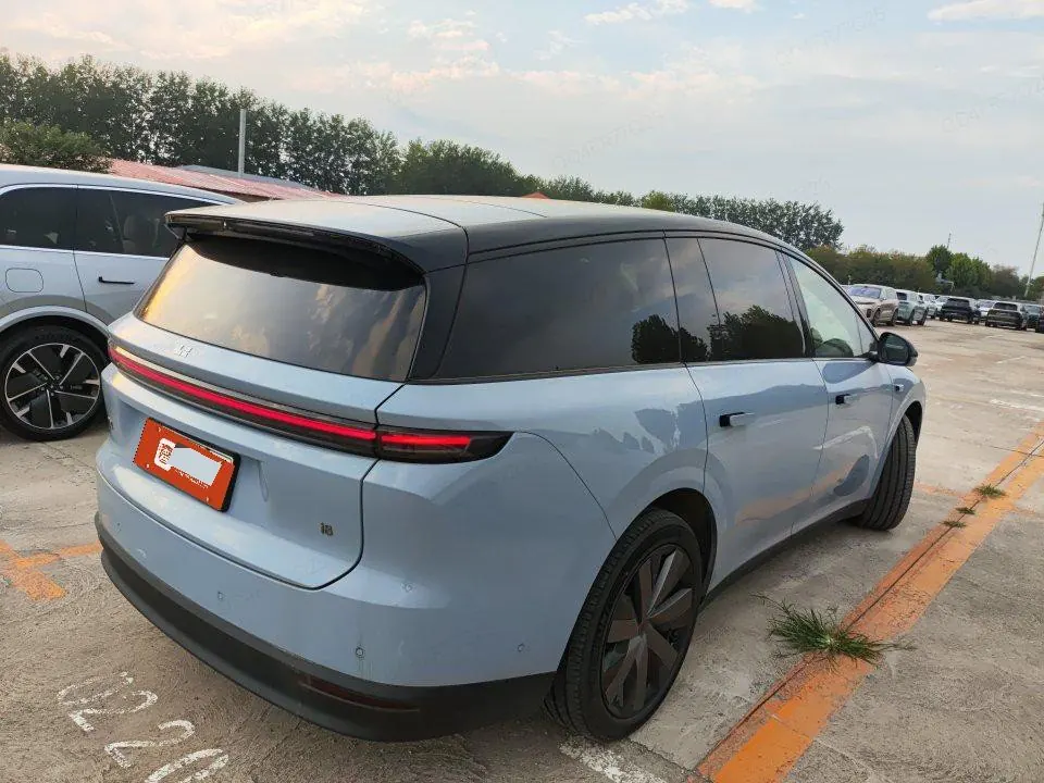 Li 2025 i8 Standard Edition Automatic Gear 6