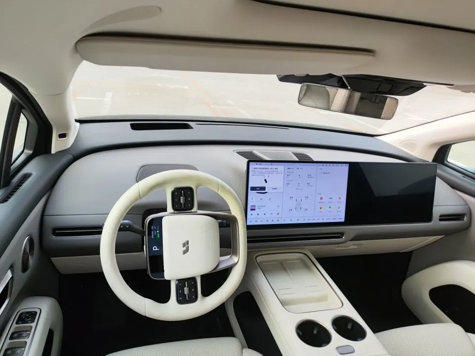 Li 2025 i8 Standard Edition Automatic Gear 7
