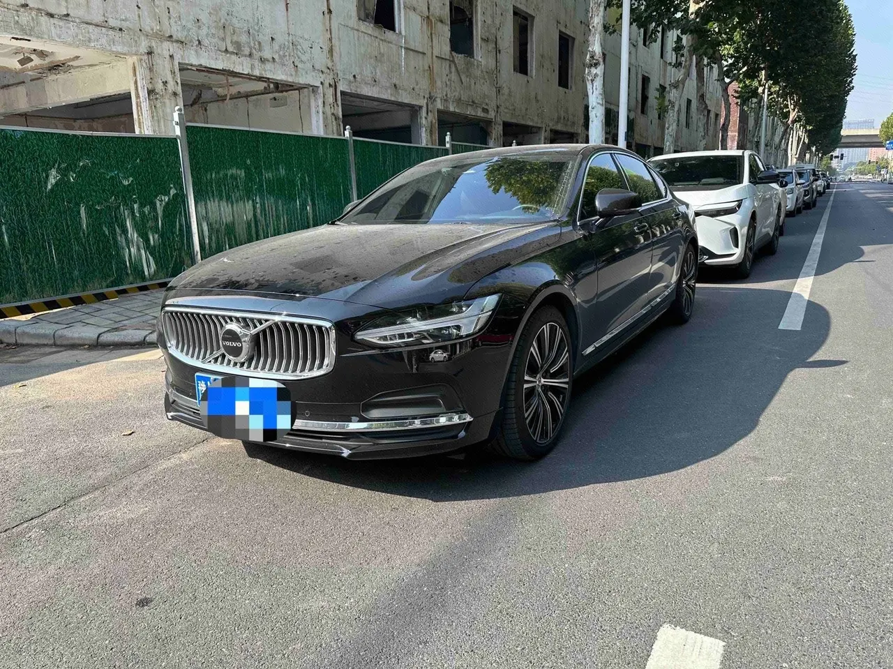 Volvo 2023 S90 48V 2.0T B5 Zhiyuan Deluxe Edition Automatic Gear - View 1