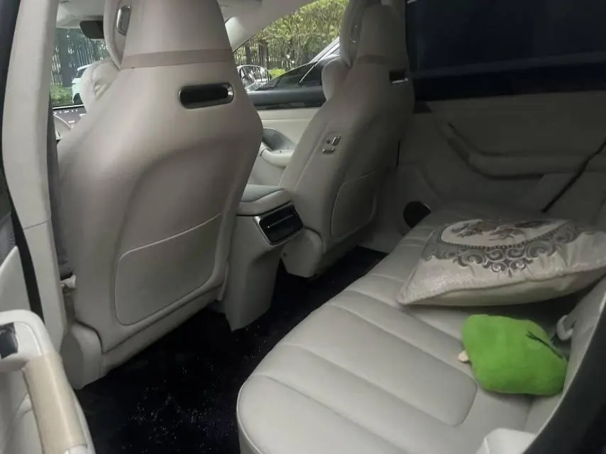 Intellectual 2024 R 7 667km Pro automatic gear 3