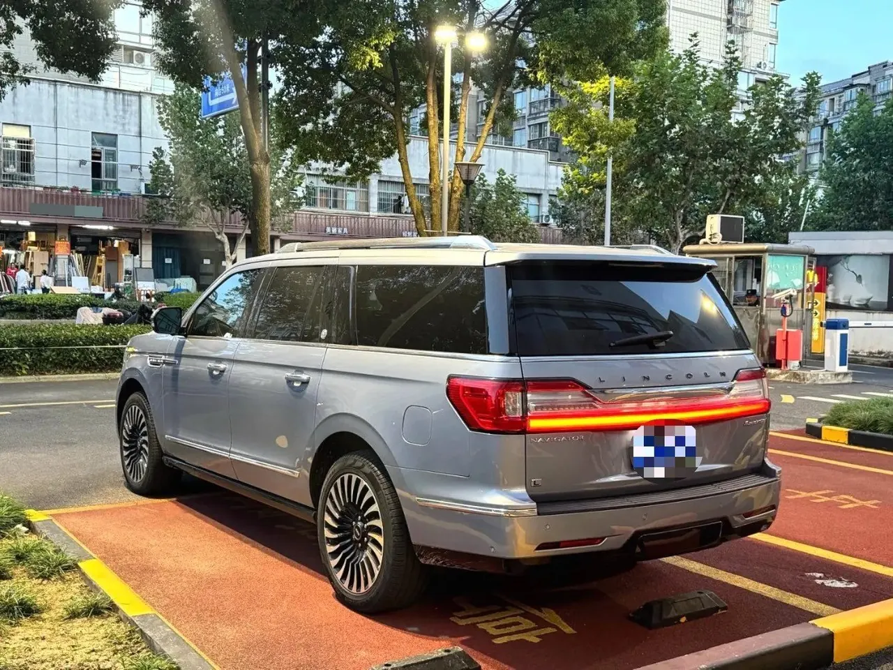Lincoln Navigator (Imported) 2020 Navigator 3.5T L Long Axis Presidential Edition Automatic Gear 11
