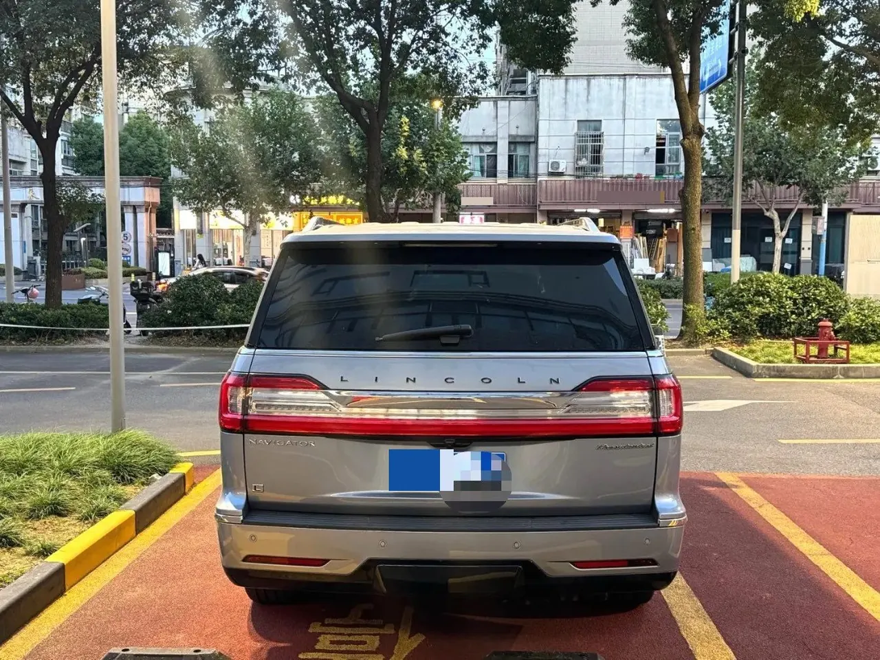 Lincoln Navigator (Imported) 2020 Navigator 3.5T L Long Axis Presidential Edition Automatic Gear 12
