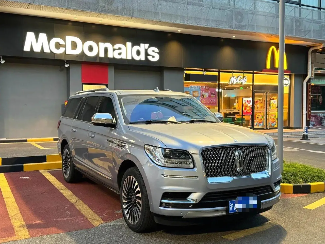 Lincoln Navigator (Imported) 2020 Navigator 3.5T L Long Axis Presidential Edition Automatic Gear 3