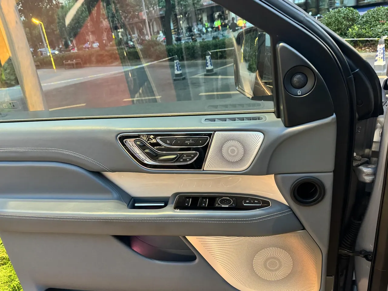 Lincoln Navigator (Imported) 2020 Navigator 3.5T L Long Axis Presidential Edition Automatic Gear 4